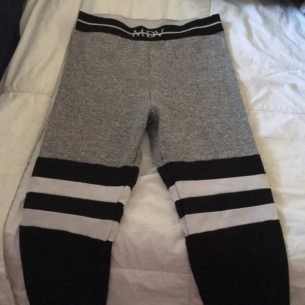 Bombshell look a like leggings